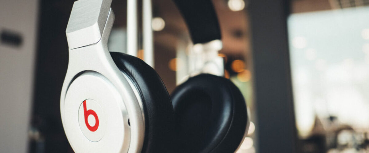 headphones-820341
